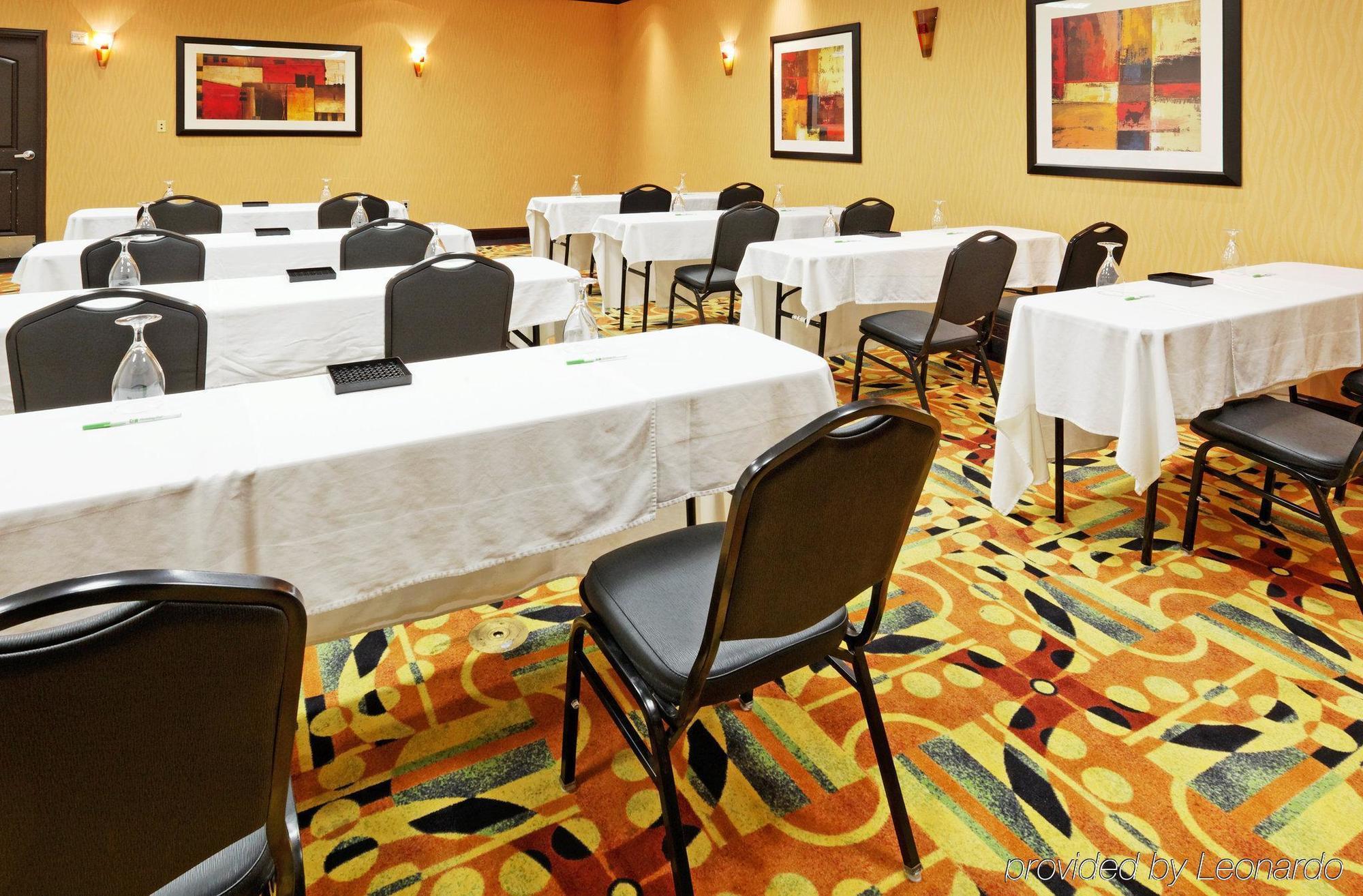 Holiday Inn Arlington Northeast By Ihg Konforlar fotoğraf